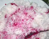 Foto langkah ke 2 dari resep Kelapa Parut Pink (Buah Naga) untuk Baluran Lupis/Kue Lainnya.