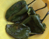 Foto del paso 3 de la receta: Chiles rellenos con queso ranchero