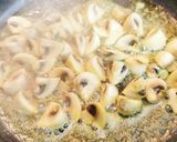 Foto del paso 1 de la receta Espaguetis con Champiñones a la crema