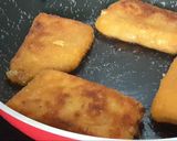 A picture of step 2 of Potato Pocket Pizza.