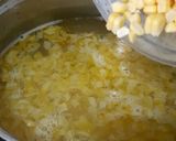 Foto langkah ke 2 dari resep Sup Jagung Ayam.