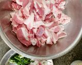 Hình bước làm 1 của món Thịt Ba chỉ rang cháy cạnh