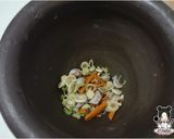 รูปขั้นตอนการทำที่ 2 ของ ไก่อบ(สมุนไพร)