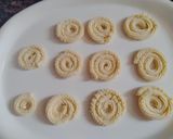 A picture of step 3 of #FM#W3#Khasta Chakli without rice flour.