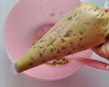 Gambar langkah 3 resipi Biskut Choc Chip.