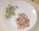 Foto langkah ke 1 dari resep Tumis Cumi Asin dan Otak-Otak (serba iris).
