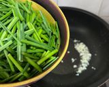 韭菜花炒香腸的食譜步驟3照片