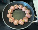 A picture of step 3 of Tsukune (Japanese style turkey meatballs).