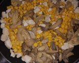 Tejszínes csirkemelles, gombás, kukoricás, tészta recept fázis 1 fotója