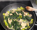 Foto del paso 1 de la receta: Pasta verde con espinacas y champiñón
