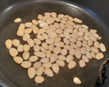 Foto del paso 2 de la receta: Pollo en pepitoria