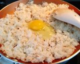 Hình bước làm 2 của món Cơm chiên rong biển
