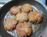 Sztroganoff ihlette húspogácsák 🍖🍄 fehérboros mártásban 🍷✨ recept fázis 4 fotója