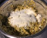 Une image de l'étape 5 de Galettes de courgettes bicolores au parmesan,ail et épices.