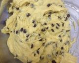 Foto langkah ke 2 dari resep Vanilla Chocochips Cookies.