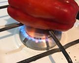Foto del paso 1 de la receta: Fetuccini de morrón con estofado de vacío y salchichita parrillera