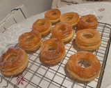 Foto del paso 7 de la receta: Donuts de hojaldre con almíbar de miel