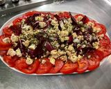 Une image de l'étape 7 de Salade de chicorée sauvage aux tomates et feta sauce balsamique.