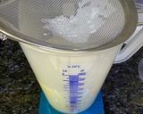 Foto langkah ke 5 dari resep Strawberry pannacotta.