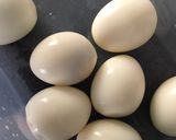 Foto del paso 1 de la receta Huevos rellenos con atún 🥚 🐟