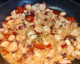 Foto del paso 2 de la receta: Arroz de pulpo y gambón