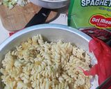 Foto langkah ke 1 dari resep Fusilli bolognese.