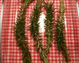 Foto del paso 1 de la receta: Sardinas asadas al horno, con romero y limón