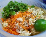 Hình bước làm 1 của món Hoa chuối trộn tôm thịt