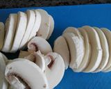 Foto del paso 3 de la receta Champiñones a la crema con aguacate y tomate