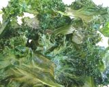 Foto langkah ke 9 dari resep Kale Chips (keripik kale).
