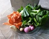 Foto langkah ke 1 dari resep Sawi Wortel bumbu kunci.
