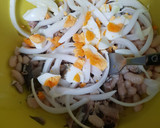 Foto del paso 3 de la receta: 🥗 Ensalada de alubias blancas 🫘⚪ y sardinillas 🐟 en aceite 🪔🫒