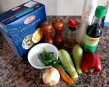 Foto del paso 1 de la receta: Tallarines con verduras, soja y aceto balsámico!