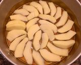 Foto del paso 13 de la receta: Pastel de manzana con pasas al ron