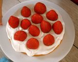 A picture of step 16 of Strawberry Decoration Cake, Chantilly Fraise.