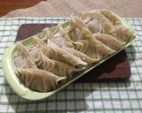 Foto langkah ke 8 dari resep 9. Gyoza Ayam Wortel.
