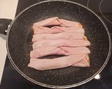 Foto del paso 2 de la receta: Rollitos de jamón con mozzarella y tomate
