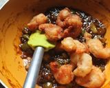 A picture of step 5 of Prawns manchurian.
