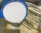Gambar langkah 3 resipi Kek pandan layer.