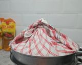 Foto langkah ke 4 dari resep Bolu kukus kuning.