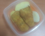 Foto del paso 5 de la receta: Tupper de merluza empanada y frita con papas cocidas