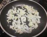 Foto del paso 1 de la receta: Lomo con pasas y cebolla caramelizada