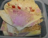 Foto del paso 2 de la receta: Quesadillas de pan Pita