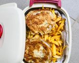 A picture of step 3 of Chips / fries & egg🥔🥚🍳.