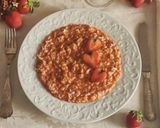Foto del passaggio 15 della ricetta Risotto con le fragole e pomodorini pachino al timo