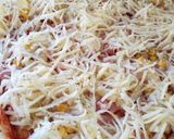 Tepsis pizza (hawaii feltét) recept fázis 5 fotója