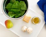 Foto del paso 1 de la receta: Ensalada de espinaca, champiñones y manzana