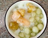 Hình bước làm 4 của món Chè khoai dẻo cốt dừa mix trân châu lá dứa