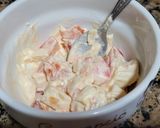 Foto del paso 2 de la receta Montaditos de delicias de mar y aguacate