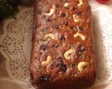 A picture of step 5 of Christmas  Cake.